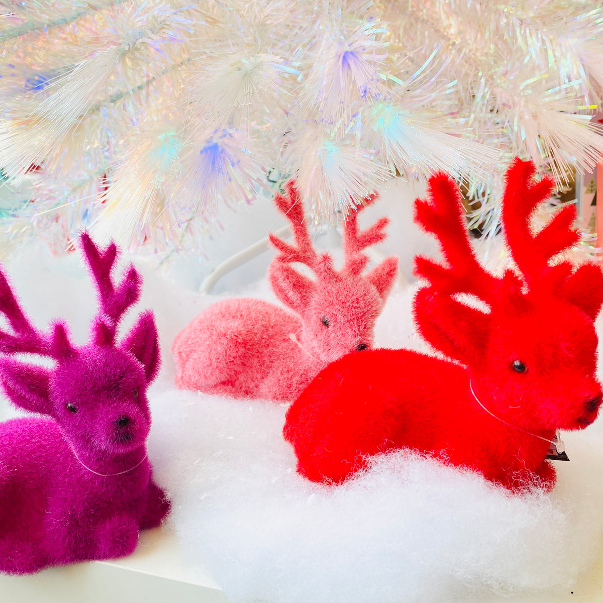 Flocked Deer Laying Assorted 6" (RED ONLY)